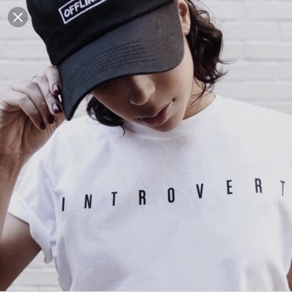 Liza Koshy INTROVERT t-shirt - Picture 2 of 3